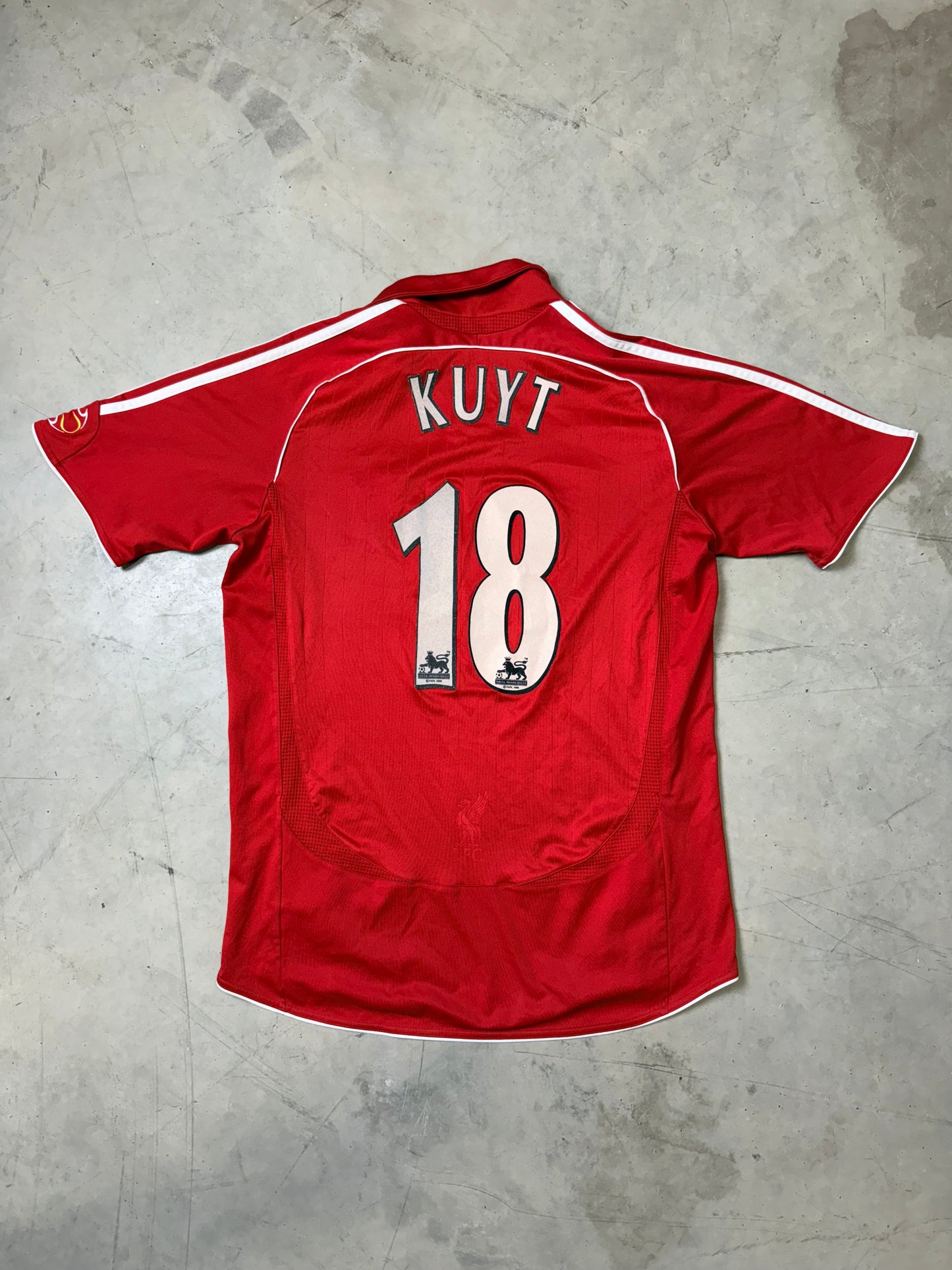 Liverpool 2007 Home Shirt Kuyt (S)