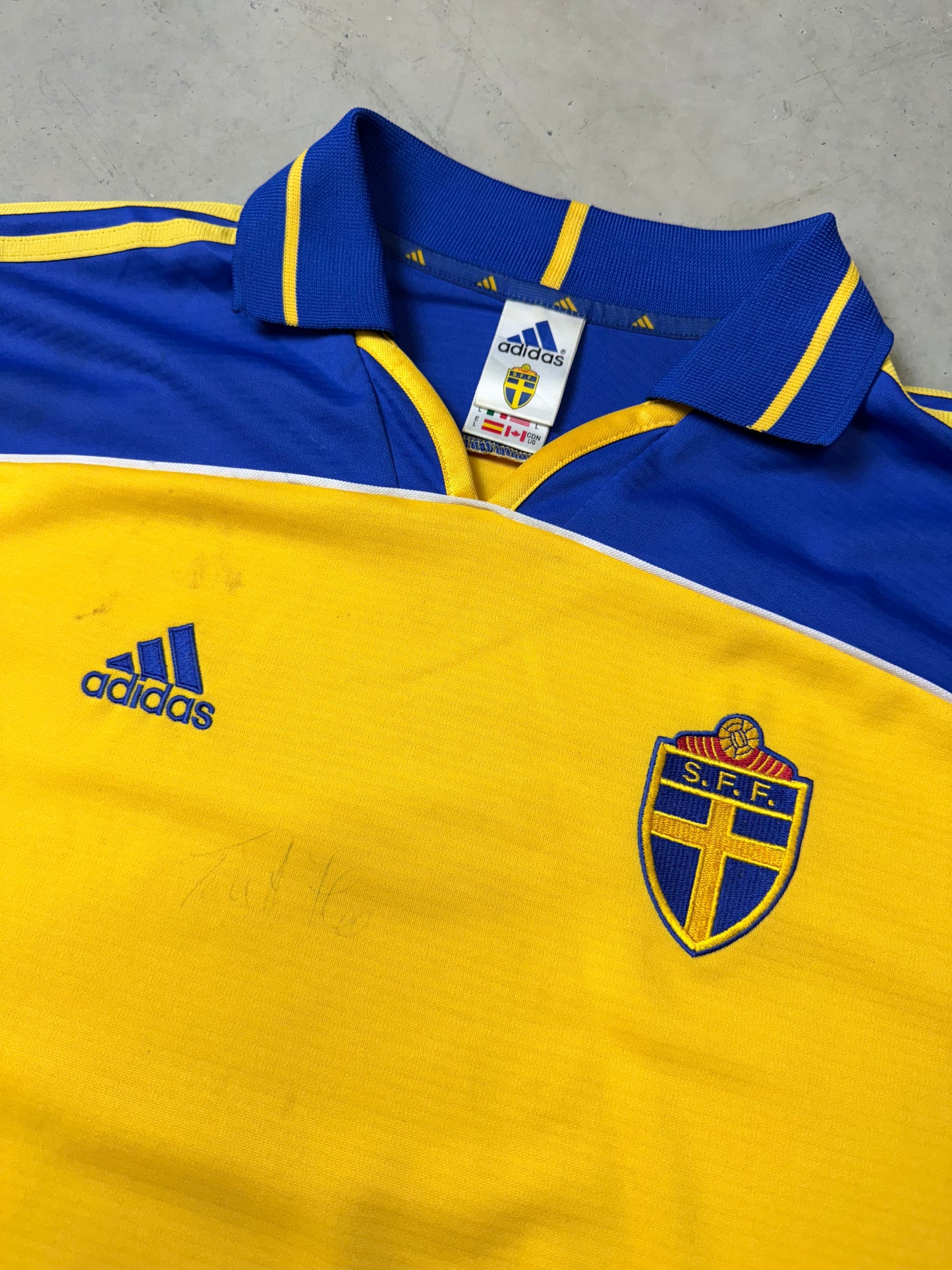 Sweden 00 Home (L)