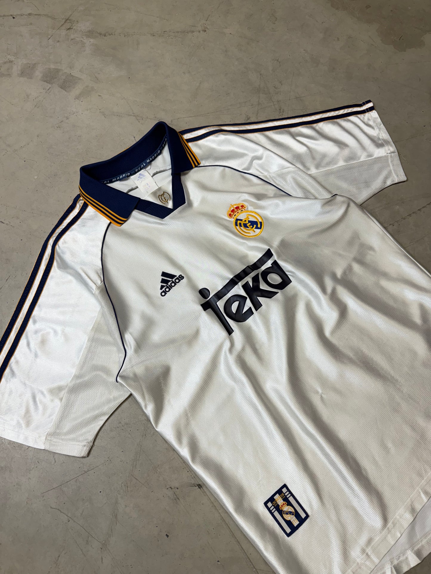 Real Madrid 00 Home Kit (L)