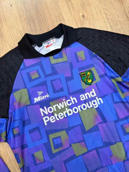 90’s Norwich Keepers Kit (L)